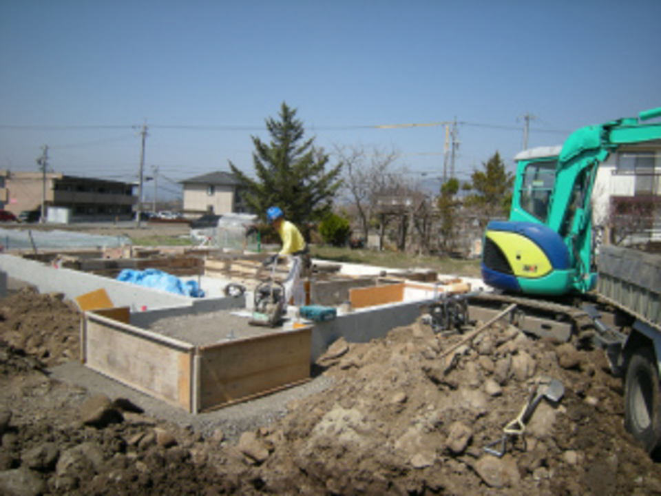 内部基礎型枠工事中！