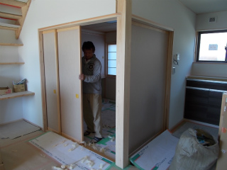 木製建具入れです