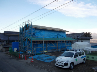 屋根葺き始まります！