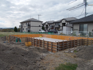 基礎工事の始まりです！