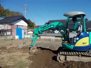 基礎工事着工です！