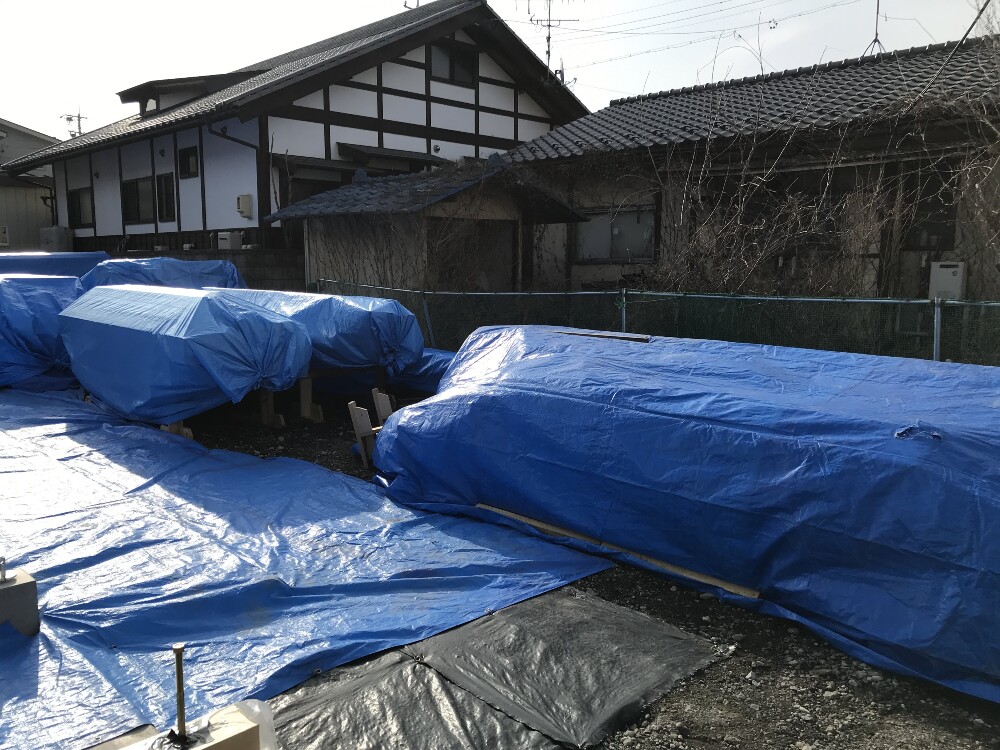 建方材の搬入