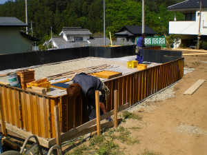 型枠組立て