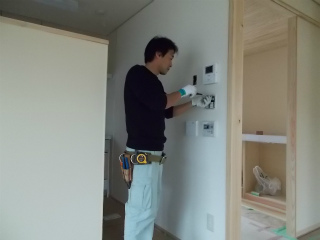 仕上げ器具付け中