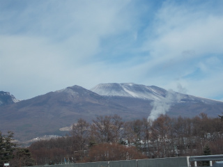 浅間山も雪化粧です