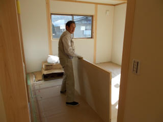 木製建具入れです